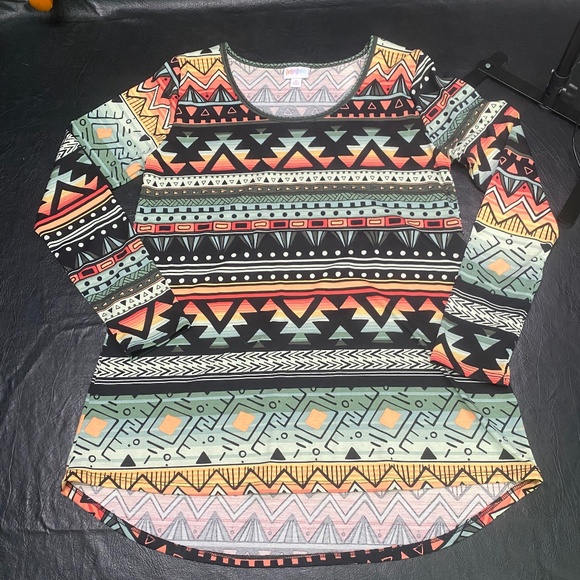 NWOT LulaRoe Lynnae Long Sleeve Top (M) - Picture 3 of 6